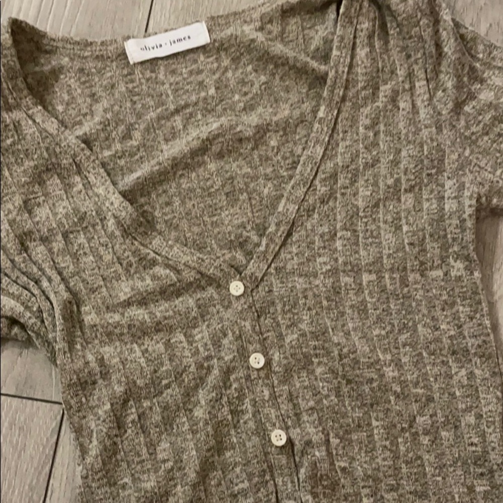 Fitted deep v short sleeve top